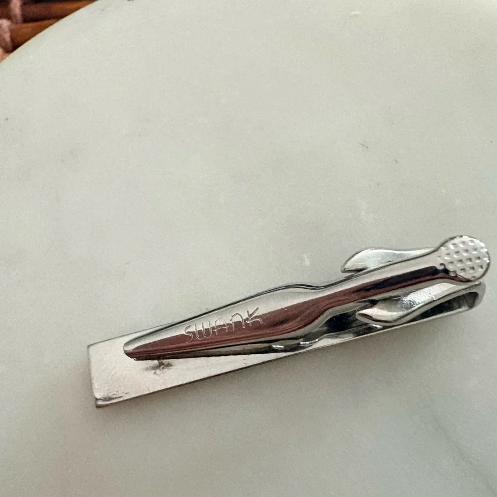 SWANK Classic Silver Tone Tie Bar